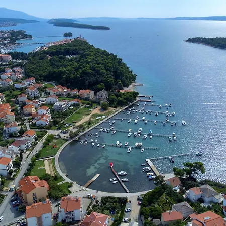 Double 5044b Πανσιόν